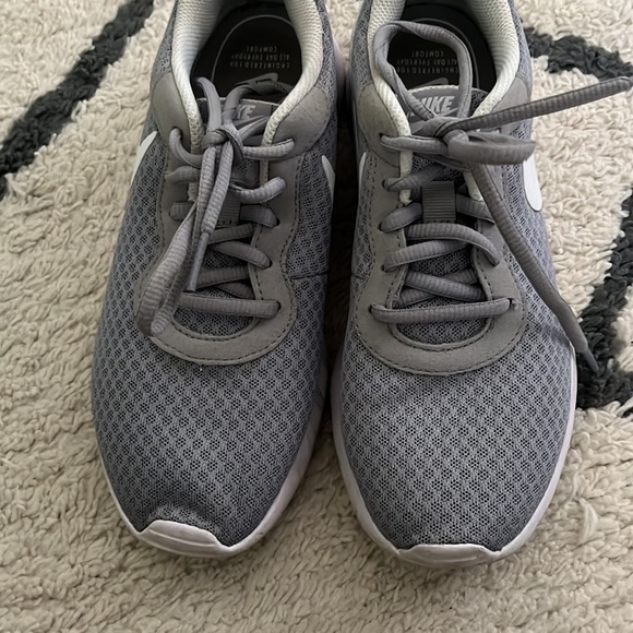 Women’s gray Nike gym shoes - Picture 2 of 4
